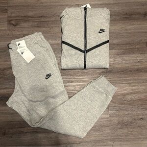 Nike Light Gray Tech Small